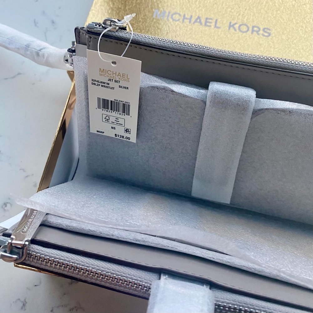 Michael Kors Wristlet Wallet Jet Set - Picture 3 of 7